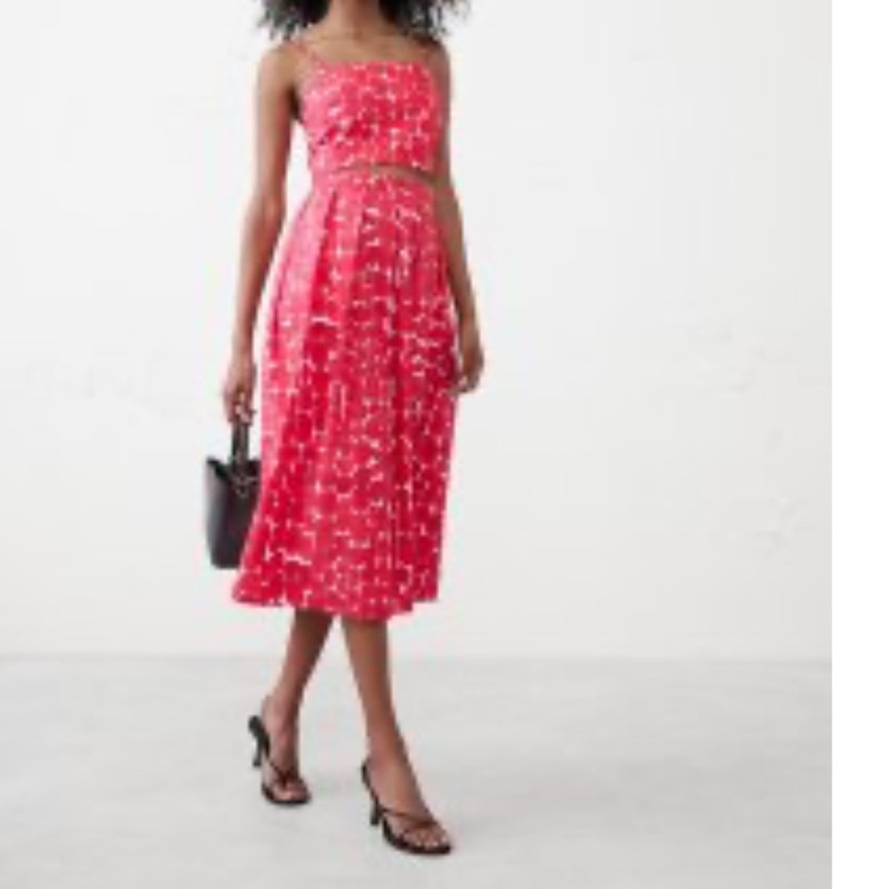 Banana Republic Red Poplin pleated skirt